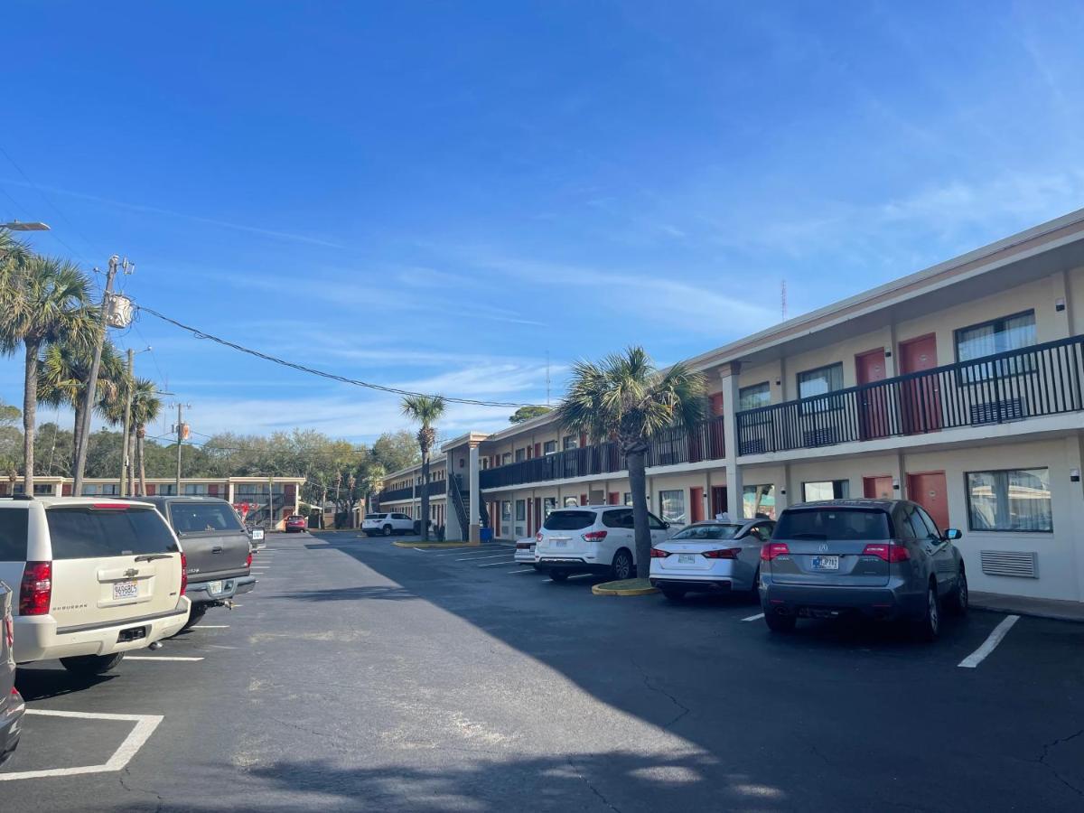 Hole Inn The Wall Hotel - Fort Walton Beach - Sunset Plaza - Nearby Beaches & Hurlburt Ngoại thất bức ảnh