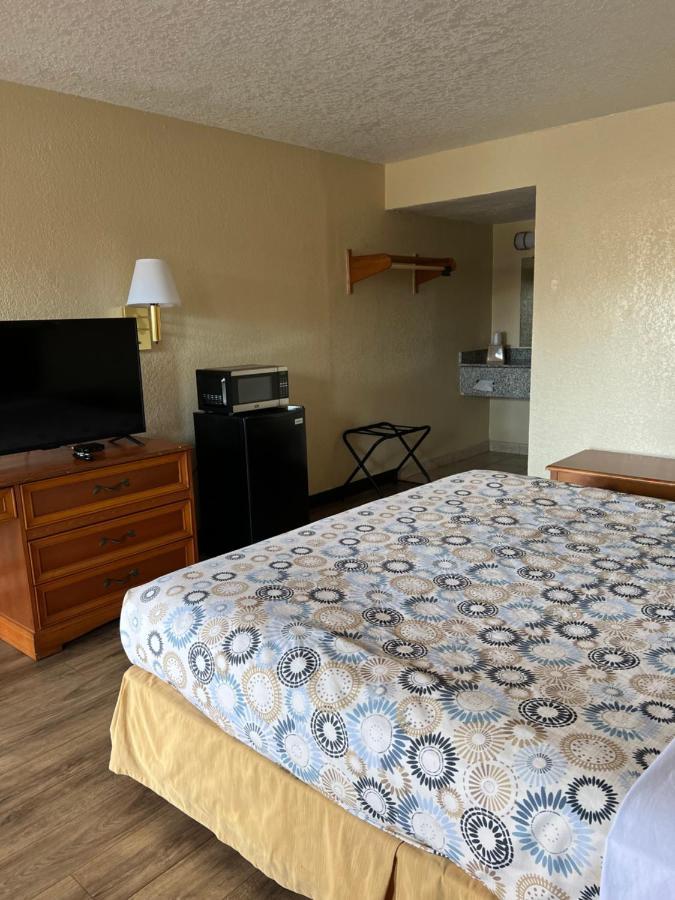 Hole Inn The Wall Hotel - Fort Walton Beach - Sunset Plaza - Nearby Beaches & Hurlburt Ngoại thất bức ảnh