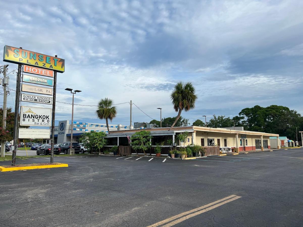 Hole Inn The Wall Hotel - Fort Walton Beach - Sunset Plaza - Nearby Beaches & Hurlburt Ngoại thất bức ảnh