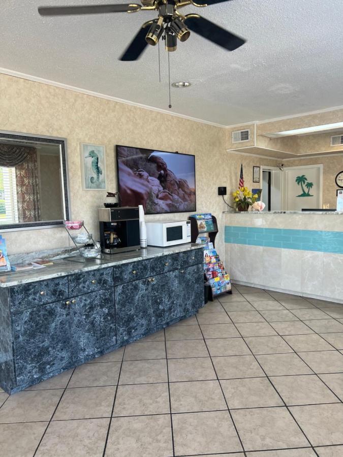 Hole Inn The Wall Hotel - Fort Walton Beach - Sunset Plaza - Nearby Beaches & Hurlburt Ngoại thất bức ảnh