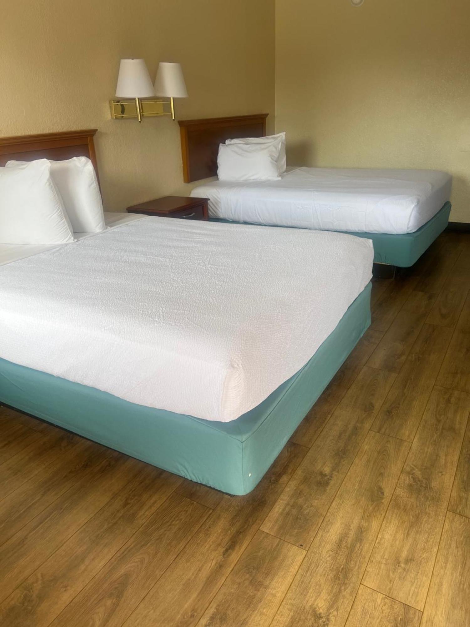 Hole Inn The Wall Hotel - Fort Walton Beach - Sunset Plaza - Nearby Beaches & Hurlburt Ngoại thất bức ảnh