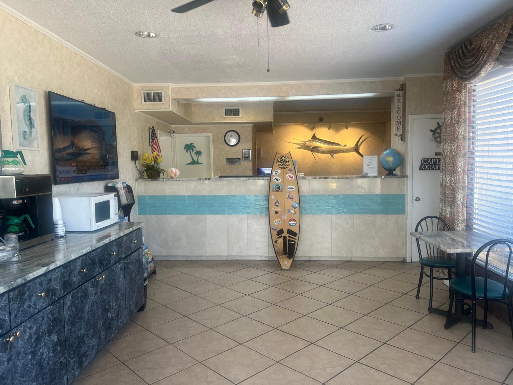 Hole Inn The Wall Hotel - Fort Walton Beach - Sunset Plaza - Nearby Beaches & Hurlburt Ngoại thất bức ảnh